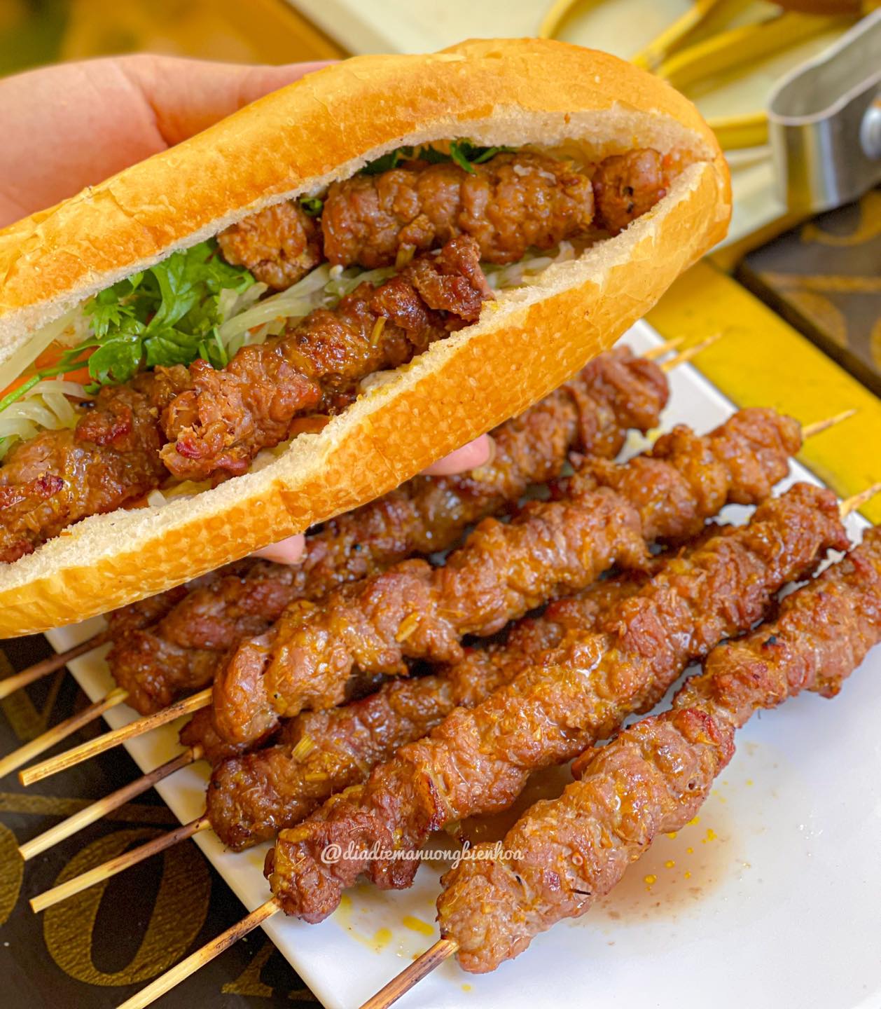 Bánh mì xiên nướng BonBon