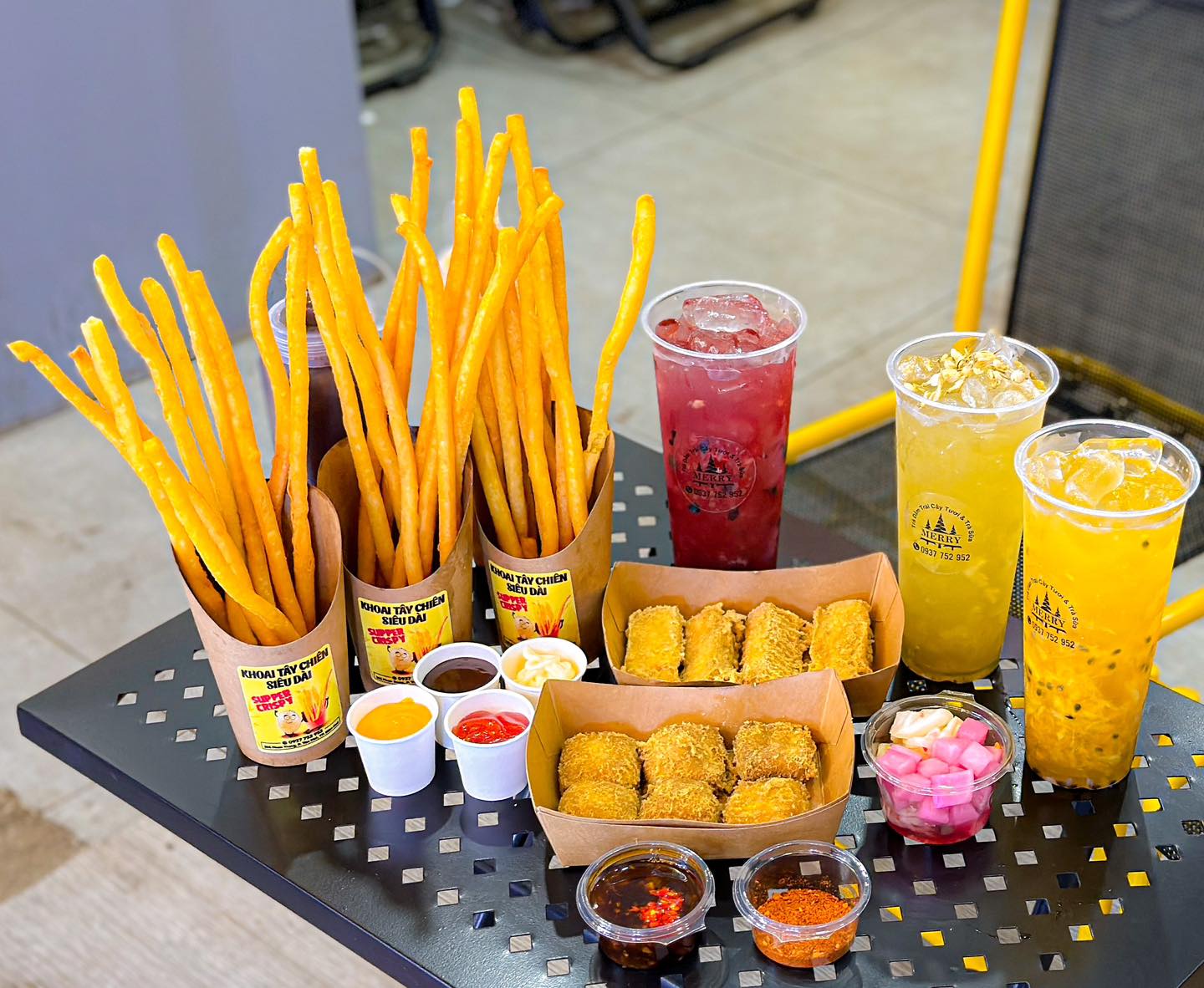 TIỆM TRÀ TRÁI CÂY MERRY