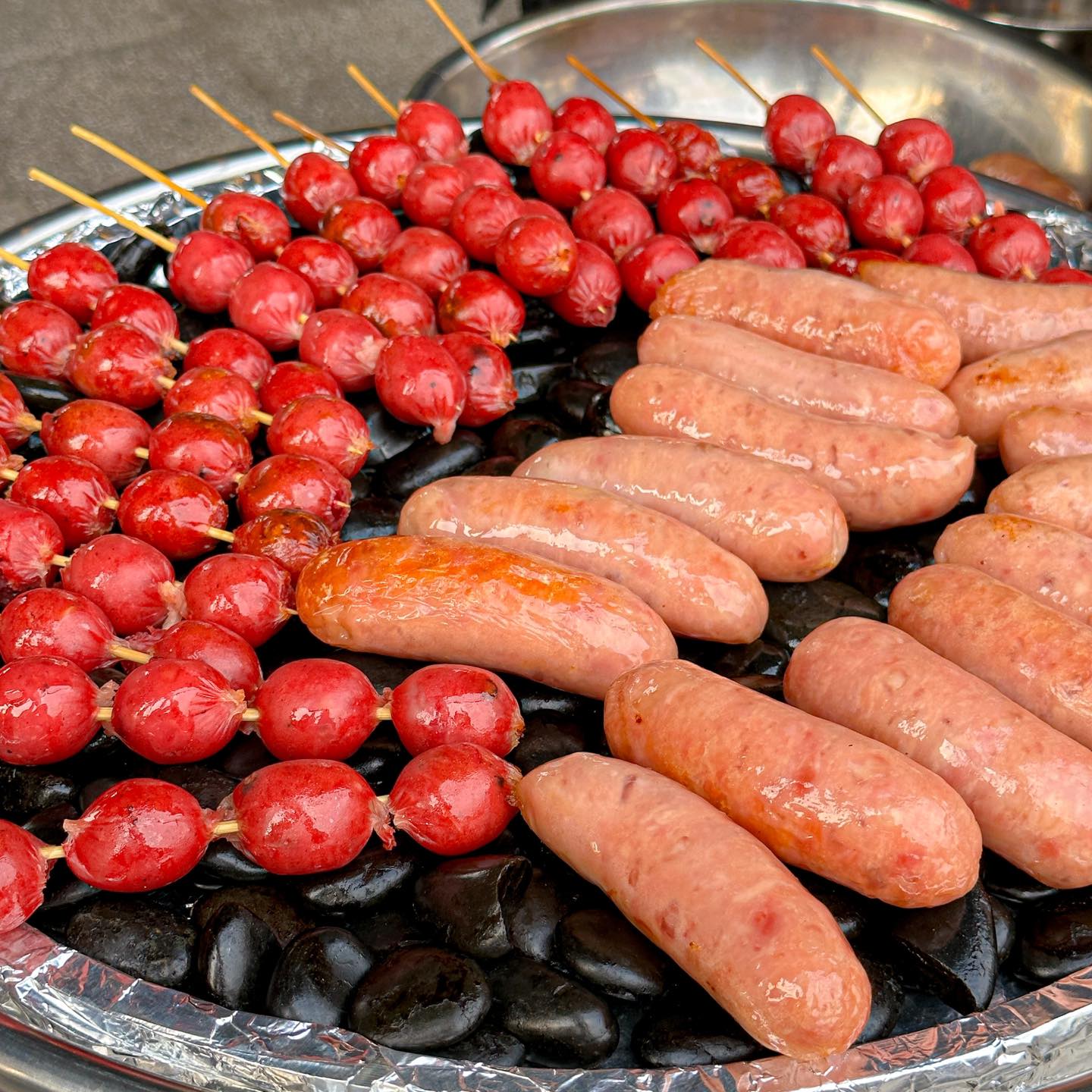 Lạp Xưởng Nướng Đá