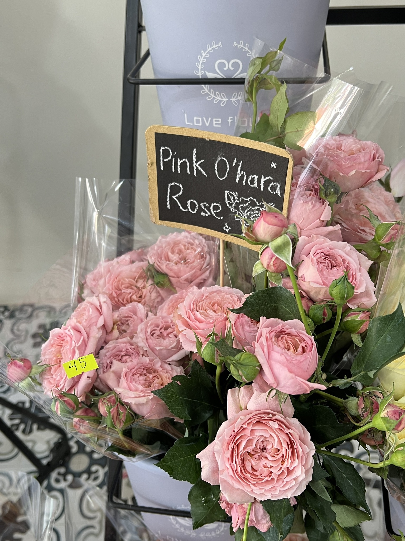 Tiệm Hoa Tươi và Trái Cây Les Petites Fleurs